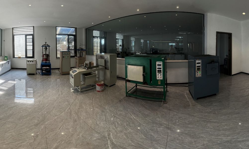 Henan Hongtai Kiln Refractory Co.,Ltd. línea de producción del fabricante