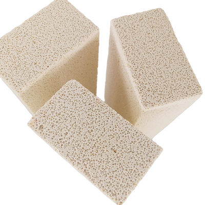 Los materiales de silicio de alta carga de color blanco-amarillo para hornos cerámicos tienen una densidad total refractaria ≥ 1.78