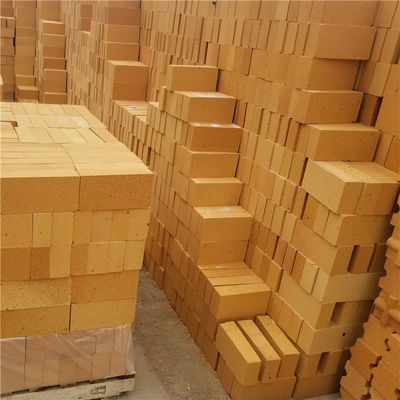 Ladrillo refractario resistente al fuego con densidad de masa ≥ 2,1 g/cm3 y contenido de Al2O3 del 38-48%