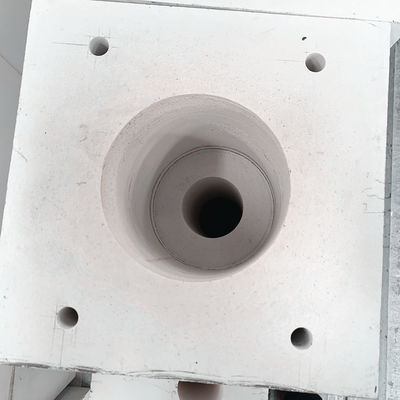Alimentador de inyectores de vidrio de horno de vidrio de color con 0,3-1% de contenido de CaO de Huachen Refractory