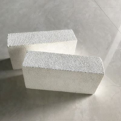 Densidad a granel ≤ 0,5-1,3 g/cm3 JM26 ladrillo aislante mullite para revestimiento de horno de color blanco
