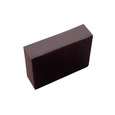18% de porosidad aparente y 60% de contenido de MgO Periclasa de magnesio-cromo Magnesia Bloques de ladrillo refractarios de carbono
