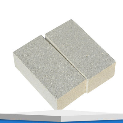 El material utilizado para la fabricación de los materiales de calzado es el aluminio.