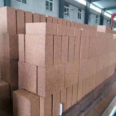 Fe2O3 4-5% Magnesia y hierro Materia prima BOF ladrillos de magnesia y carbono para acero superior