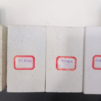 Muestra de ladrillo de corindón de alta temperatura para hornos de vidrio Con un contenido de MgO del 0,05%